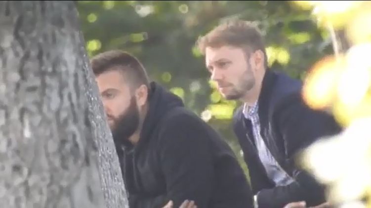 Наш журналист и работник СБУ (справа) на одной из встреч, фото: "Страна"