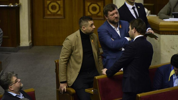 Лидерам "Слуги народа" все труднее удерживать монолитность фракции. Фото: "Страна".