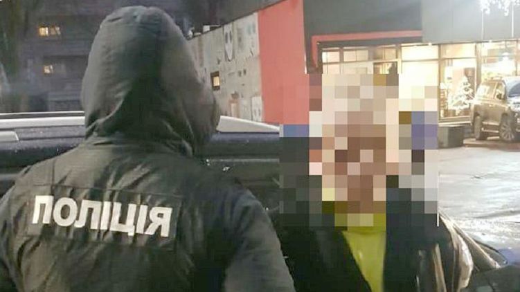 Задержанный карманник, фото: facebook.com/UA.KyivPolice
