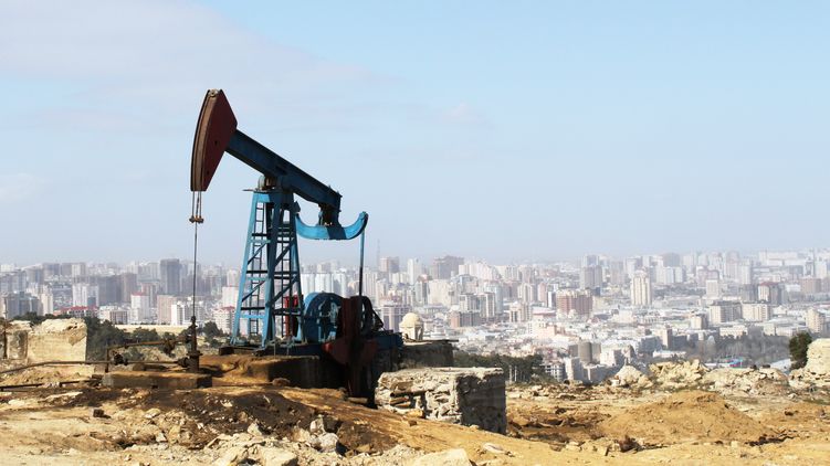 Из-за коронавируса страдает рынок нефти. Фото: Википедия