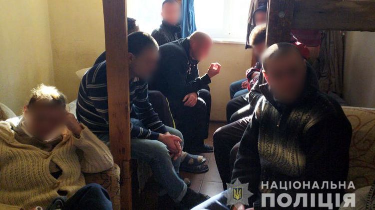 В Мариуполе 30 человек попали в трудовое рабство. Фото: Нацполиция