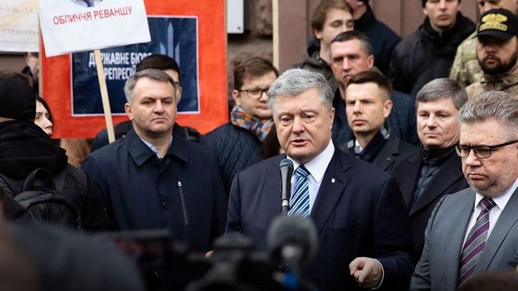 Петр Порошенко перед допросом. Фото: Facebook/ Петро Порошенко