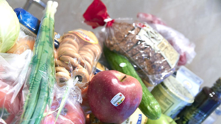 На Донбассе многие сталкиваются с нехваткой продуктов питания. Фото: flickr.com