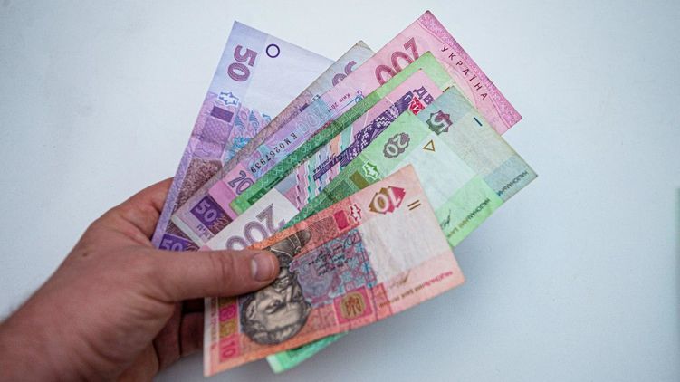 Услуга доступна уже с 6 мая на портале "Дія" в разделе "Пенсии, льготы и помощь". Фото: "Страна"