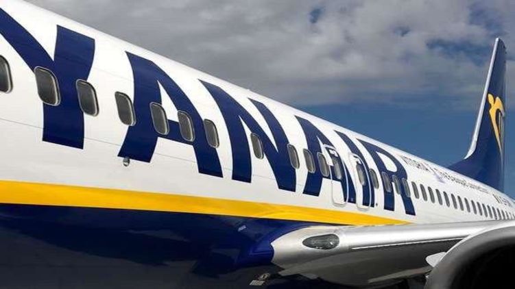 В самолетах Ryanair запретили стоять в очереди в туалет
