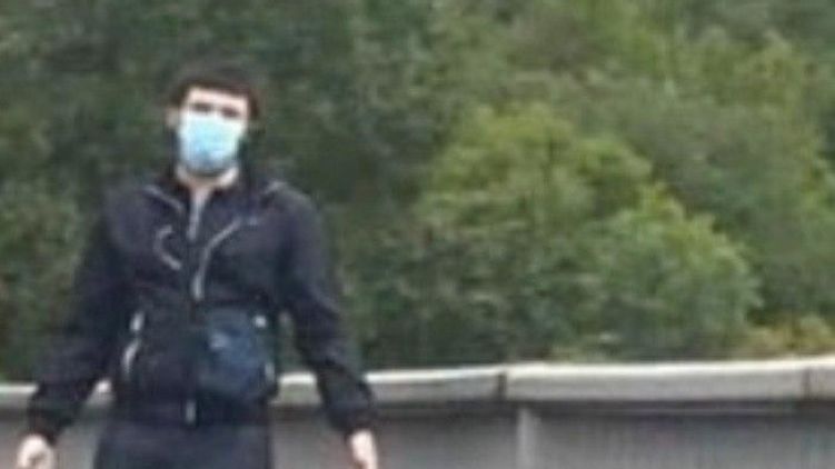 В Киеве задержали мужчину, который грозил взорвать мост Метро. Фото: t.me/kryuchoktv