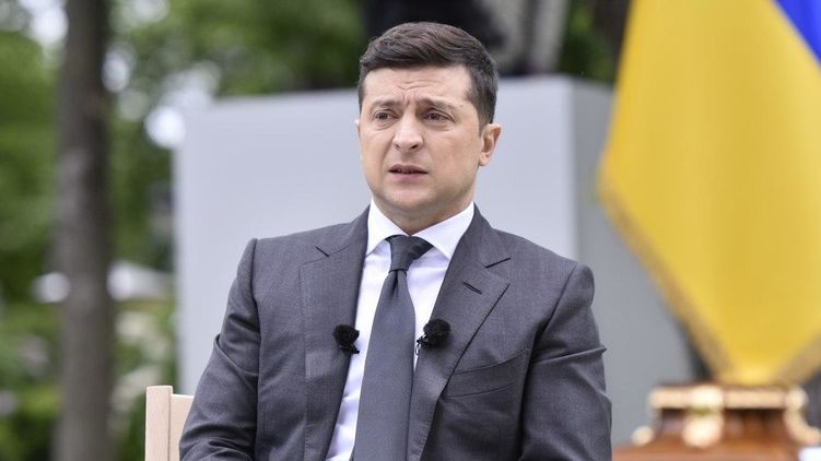 Зеленский подумает об отмене обязательной вакцинации и тестирования в Украине. Фото: Страна