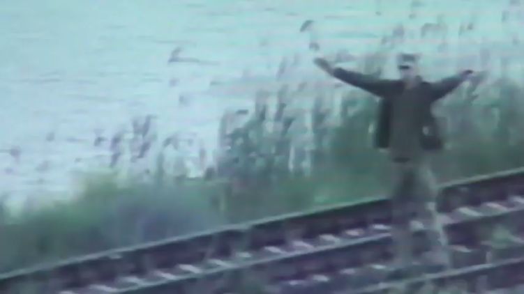 ФСБ опубликовала видео задержания бойца ВСУ в Крыму. Скриншот из видео