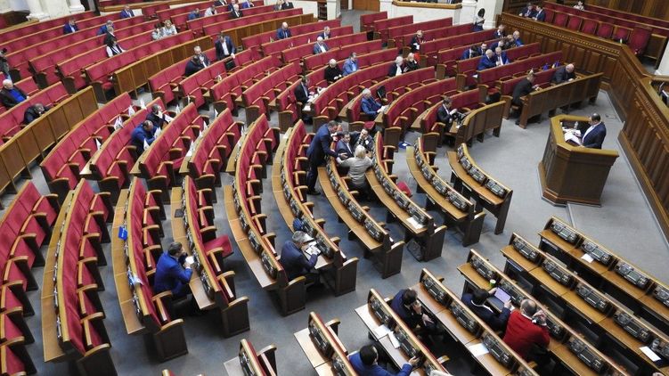Во фракции "Слуги народа" предлагают отменить длинный перерыв на обед в Раде. Фото: "Страна"