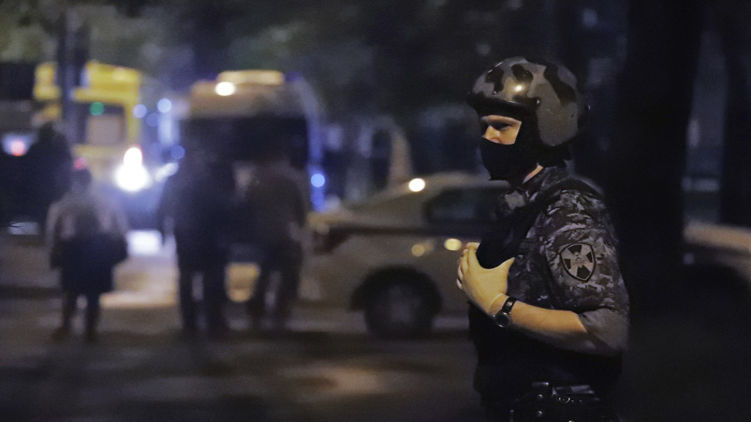 В Москве умер стрелок, который открыл огонь по прохожим из многоэтажки. Фото: interfax.ru