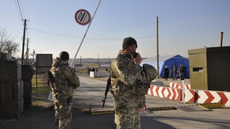 На КПВВ от обязательной обсервации освобождены только абитуриенты и лица, которые их сопровождают.  Фото: Facebook/ Державна прикордонна служба України