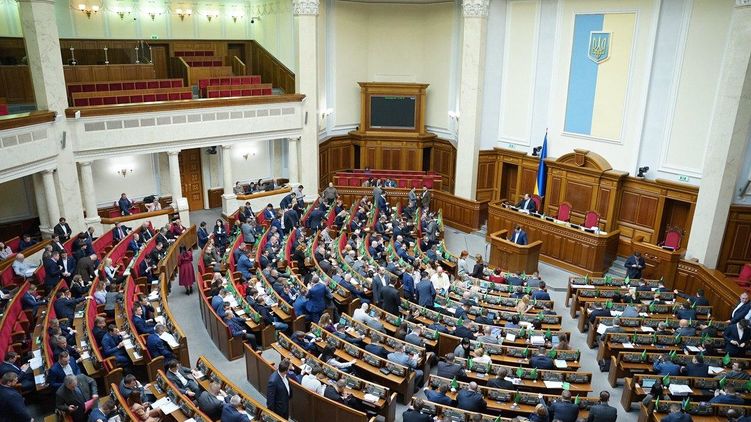 На повестку дня депутаты хотят вынести шесть законопроектов. Фото: Страна