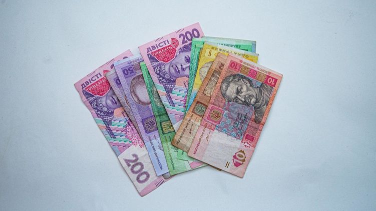 Гривня на межбанке 10 июля ослабла после вчерашнего укрепления. Фото: "Страна"