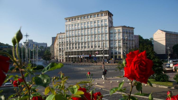 Стало известно, кто купил гостиницу "Днепр" в центре Киева. Фото: booking.com