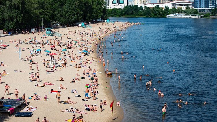 На 11 пляжах столицы можно отдыхать, но не купаться. Фото: "Страна"
