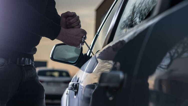 Страховой случае в случае угона автомобиля, фото: zen.yandex.ru