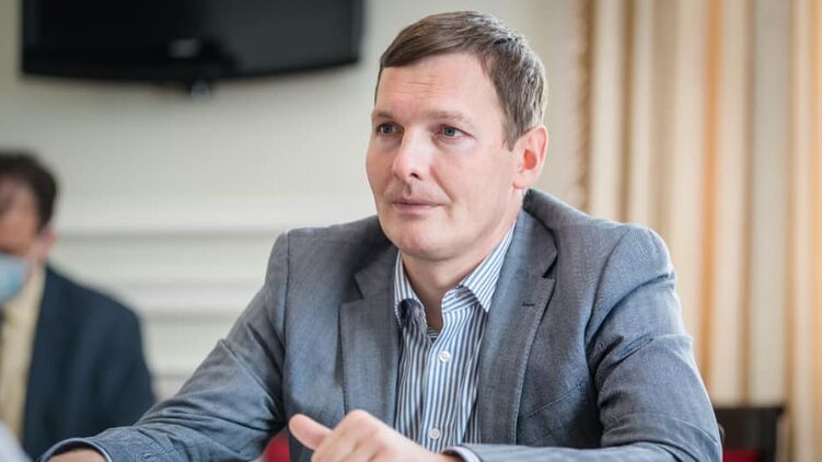 Енин заверил, что МИД готов помогать освобожденным украинцам в возвращении домой. Фото: Facebook/ eugene.enin