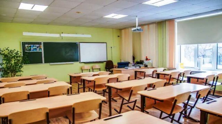 В Минздраве настаивают на том, чтобы дети пошли в школы с 1 сентября. Фото: objectiv.tv