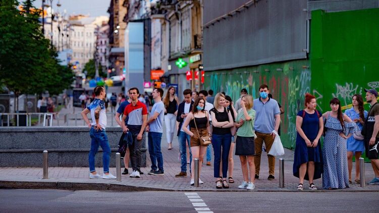 Носить маски рекомендуется с 12 лет. Фото: "Страна"