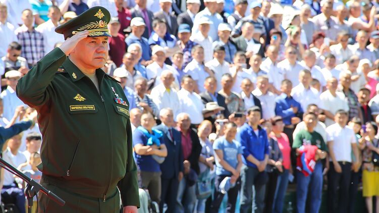 Шойгу считает, что надо жить длинно и подробно. Фото: Википедия