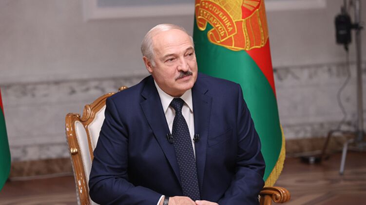 Александр Лукашенко считает, что он спасает Беларусь. Фото: president.gov.by