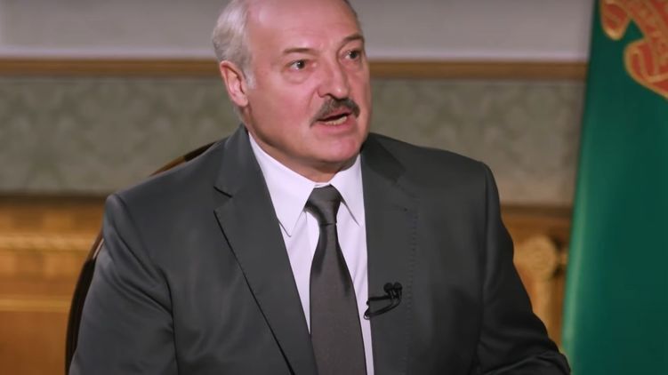 Лукашенко обратился к Путину с просьбой предоставить Беларуси оружие. Кадр с видео