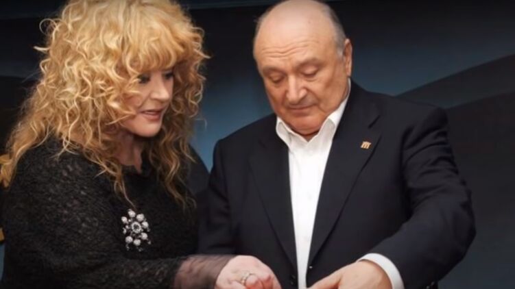 Алла Пугачева и Михаил Жванецкий были хорошими друзьями. Кадр с видео
