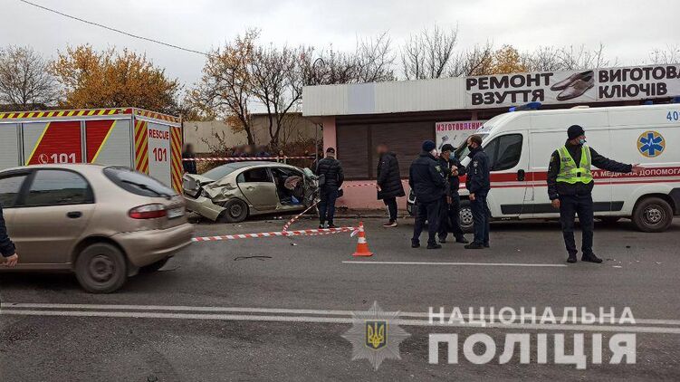 В Харькове столкнулись две легковушки. Фото: Facebook/ police.kharkov
