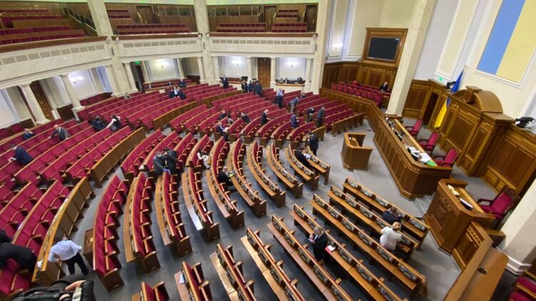 В Раде считают, что сейчас нельзя даже говорить про отмену карантина. Фото: "Страна"