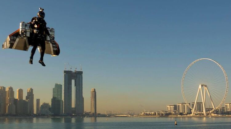 Подробности смерти каскадера пока неизвестны. Фото: Facebook/ jetman