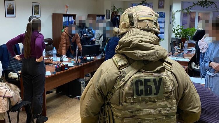 Сотрудники СБУ провели обыск  в офисах. Фото: ssu.gov.ua