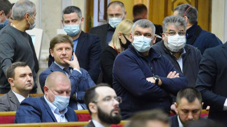 Фракция "Слуги народа" сложно обсуждает перестановки в подконтрольных парламентских комитетах, фото: rada.gov.ua