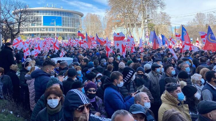 Протестующие также требуют требуют освобождения Никанора Мелии. Фото: Twitter
