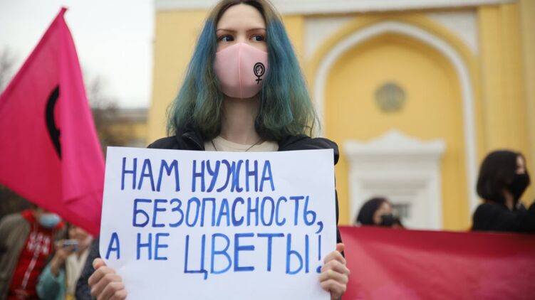 В Алматы на митинг вышли около 500 человек. Фото: paddock.pro