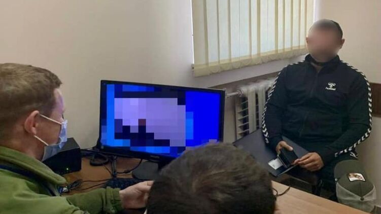 Посещать Украину россиянин не сможет три года. Фото: facebook.com/mvs.gov.ua
