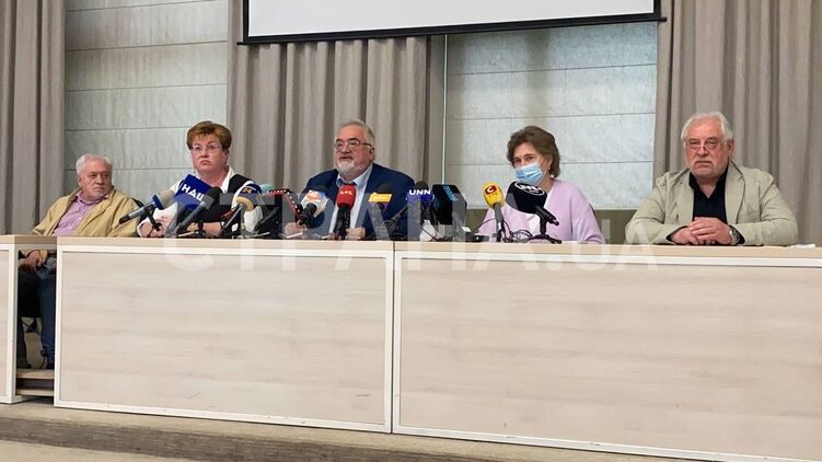 В заседании Медсовета принимают участие врачи и медицинские эксперты. Фото: Страна
