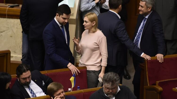 "Слуги народа" сегодня собирают заседание фракции. Фото: Страна