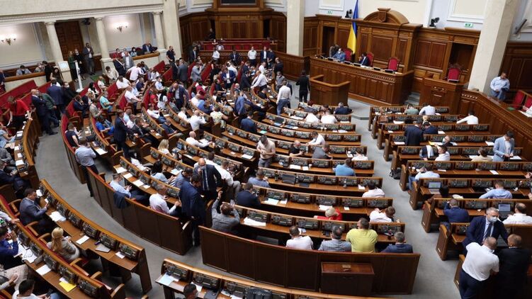 За время работы Верховной Рады IX созыва зарегистрировано 2997 законопроектов. Фото: Страна