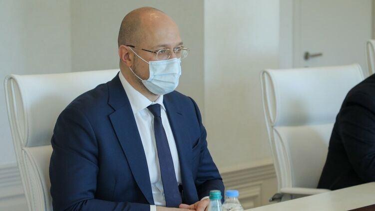Шмыгаль заявил, что с госслужбы уволят 10% работников. Фото: Кабмин