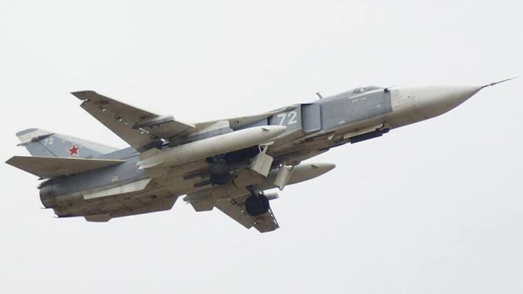 Советская "сушка" представляет серьезную угрозу для эсминца. Фото: militarywatchmagazine.com