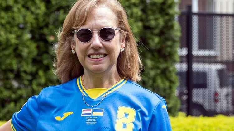 Кристина Квин поздравила украинцев. Фото: Facebook/ U.S. Embassy Kyiv Ukraine