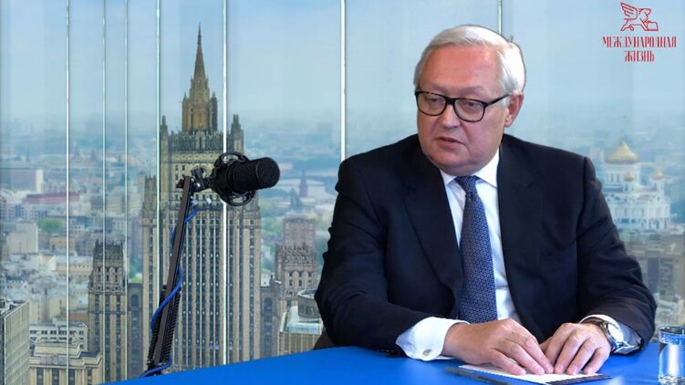 Замглавы МИД РФ Сергей Рябков посетовал, что Вашингтон играет на стороне Киева. Скриншот с видео