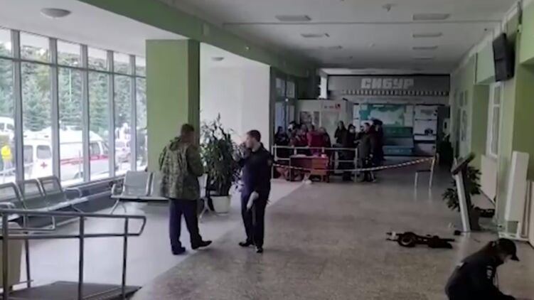 Эксперты работают на месте трагедии в Перми, скриншот СК РФ