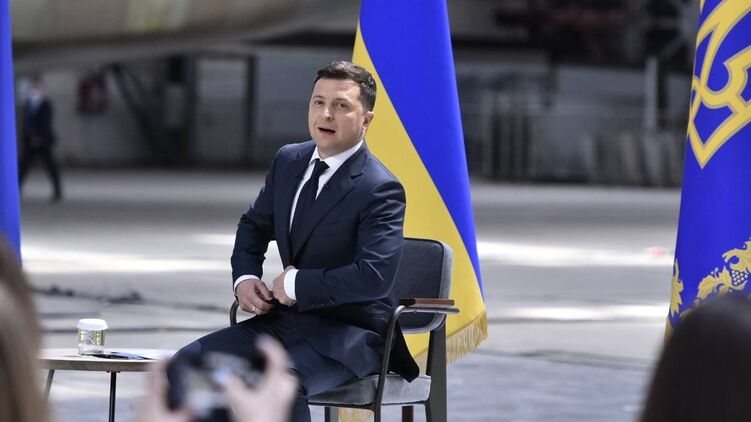 Президент ввел в действия решения СНБО о санкциях. Фото: "Страна"