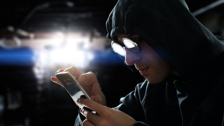 Apple предупредила активистов по всему миру о возможной слежке за ними через смартфон. Фото: Solenka