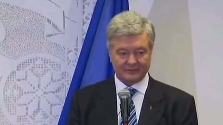 В МВД пояснили, почему удалили профайл Порошенко из базы данных розыска. Фото: скрин видео