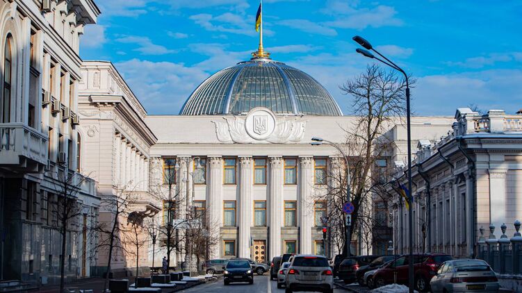 Арахамия зарегистрировал законопроект о работе парламента в условиях чрезвычайного или военного положения. Фото: "Страна"