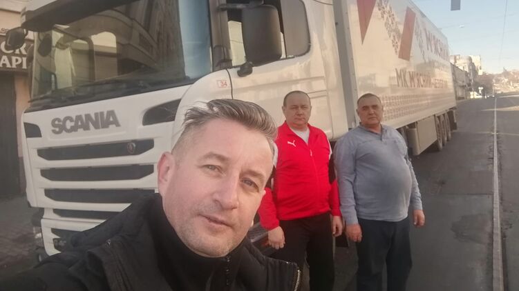 Жадан занимается доставкой гуманитарки по Харькову. Фото: Facebook/serhiy.zhadan