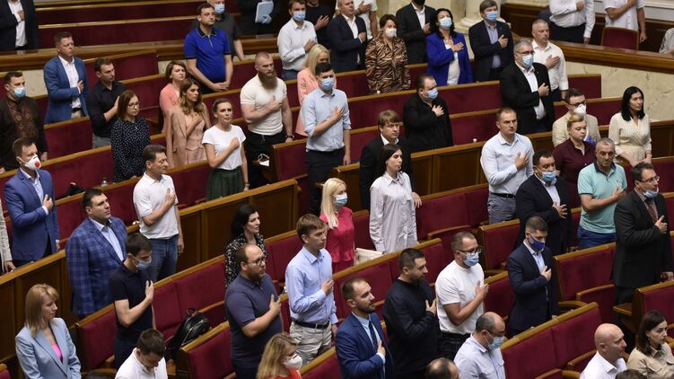 В парламент внесен проект закона, которым предлагается изменить текст гимна Украины. Фото: "Страна" 