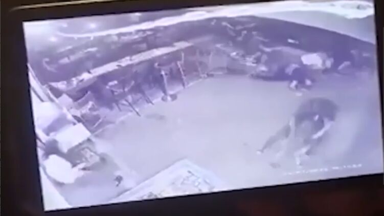Момент стрельбы в Тель-Авиве. Скриншот видео